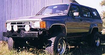 1987 Toyota 4-runner with small shackle lift