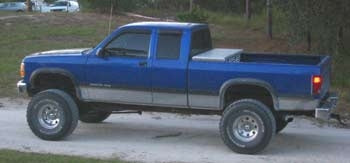 1994 Dodge Dakota with 4" TrailMaster suspension lift kit, 3" body lift