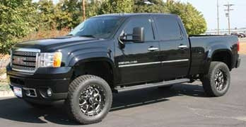 2011 GMC Denali HD with Fabtech 4" lift kit