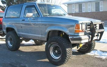 1990 Ford Bronco II with 5.5 " suspension lift kit