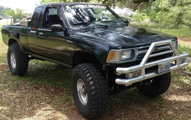 1991 Toyota Pickup 4x4 with Rough Country 4.5†suspension lift kit