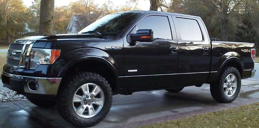 2012 Ford F150 Eco Boost with 2.5" Rough Country leveling kit