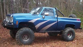 GM Pickup with 6" Rough Country suspension lift kit; 3" body lift
