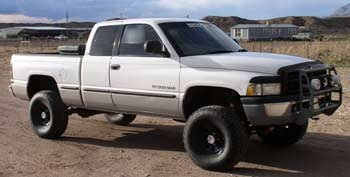 1998 Dodge Ram 1500 with Skyjacker 5" lift kit, Daystar leveling kit