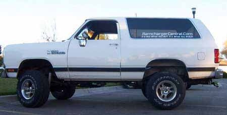 1988 Dodge Ramcharger AW100 with 4" Rough Country suspension lift kit