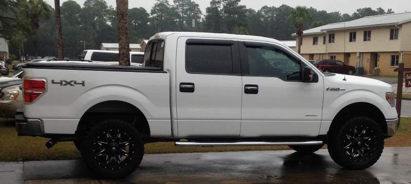 2014 Ford F150 XLT 4WD with Rough Country 2.5" leveling kit