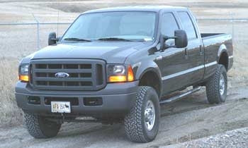 2005 Ford F350 Super Duty with 2.5" Revtek leveling kit