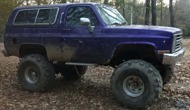 1985 Chevy K5 Blazer with 12" Superlift suspension lift kit