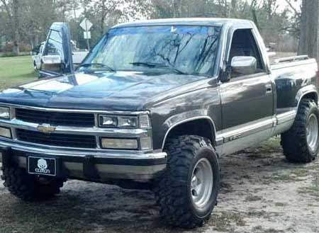1992 Chevrolet Z71 Stepside with lifted torsion bars