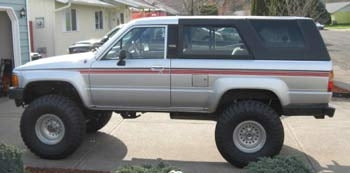 1989 Toyota 4Runner with 4" Rough Country suspension lift kit