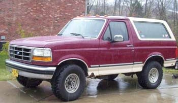 1992 Ford Bronco with 2'' leveling kit