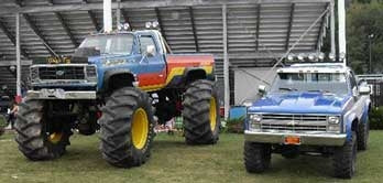 1984 Chevy Scottsdale 1/2T "Blue Thunder" with 4" Rough Country suspension lift kit