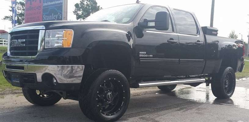 2010 Sierra 2500HD Duramax with Fabtech 6" NTD lift kit