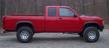 1995 Dodge Dakota with 4" TrailMaster suspension lift kit