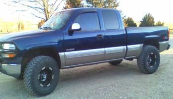 2002 Chevy Silverado Z-71 with 2.5" leveling kit