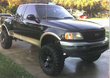 2000 2WD F150 Lariat with 7.5" Fabtech suspension lift kit, 3" body lift