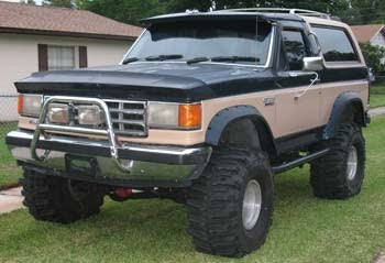 1989 Ford Bronco with 6" TrailMaster suspension lift kit, 3" body lift