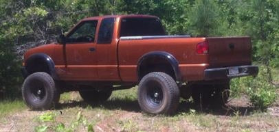 2003 Chevrolet S10 LS 4x4 with 6â€ Superlift suspension lift kit