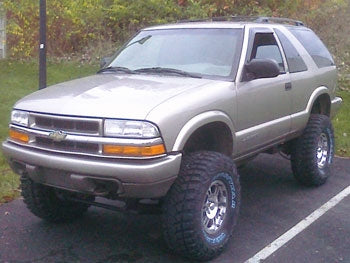 1999 Chevy S10 Blazer with 5" Trailmaster suspension lift kit, 2" body lift
