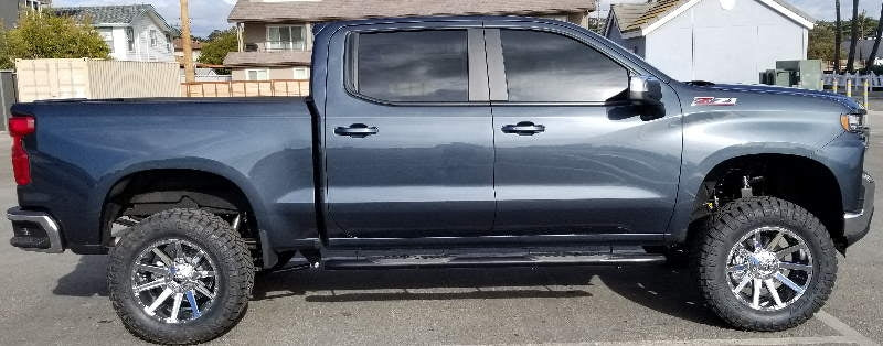2020 4WD Chevy Silverado 1500 Crew Cab with 6" Fabtech lift kit
