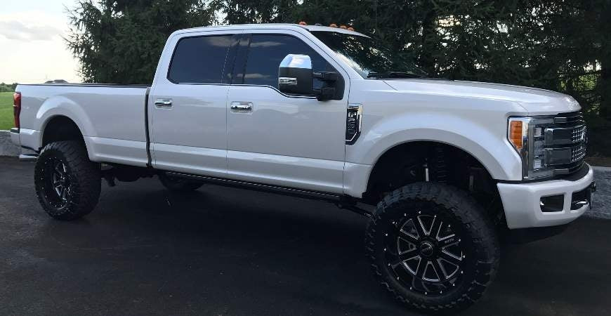 2017 Ford F250 Crew Cab with a 6â€ Fabtech 4-link suspension lift kit