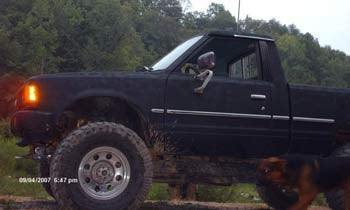 1986 Nissan 720 pickup 4x4 with 3" body lift