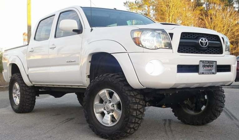 2011 Tacoma with 6" Rough Country lift kit