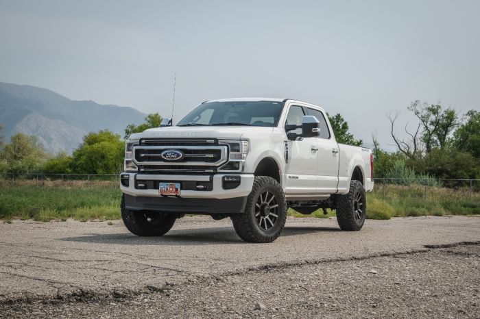 2.5" Coil Spring Leveling Kit W/Falcon 2.1 Shocks 2017-19 4WD Ford F250, F350 Super Duty