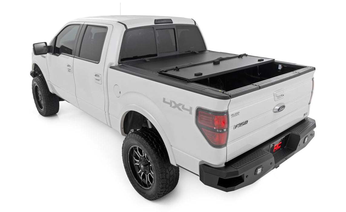 Silverado, Sierra 1500, 2500HD, 3500HD Hard Tri-Fold Tonneau Cover