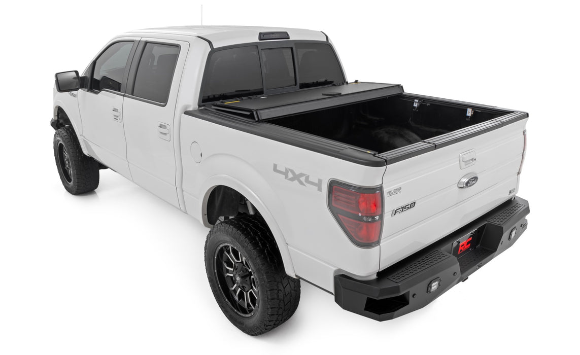 Silverado, Sierra 1500, 2500HD, 3500HD Hard Tri-Fold Tonneau Cover