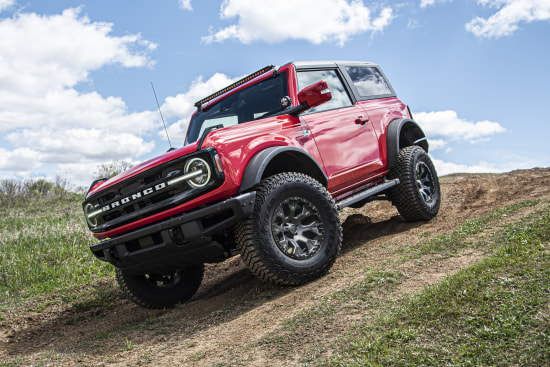 2021 4WD Ford Bronco 1" leveling kit