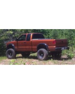 2003 Chevrolet S10 LS 4x4 with 6” Superlift suspension lift kit