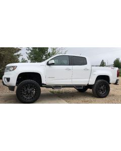 2017 Chevrolet Colorado Diesel with 6" Rough Country suspension lift kit